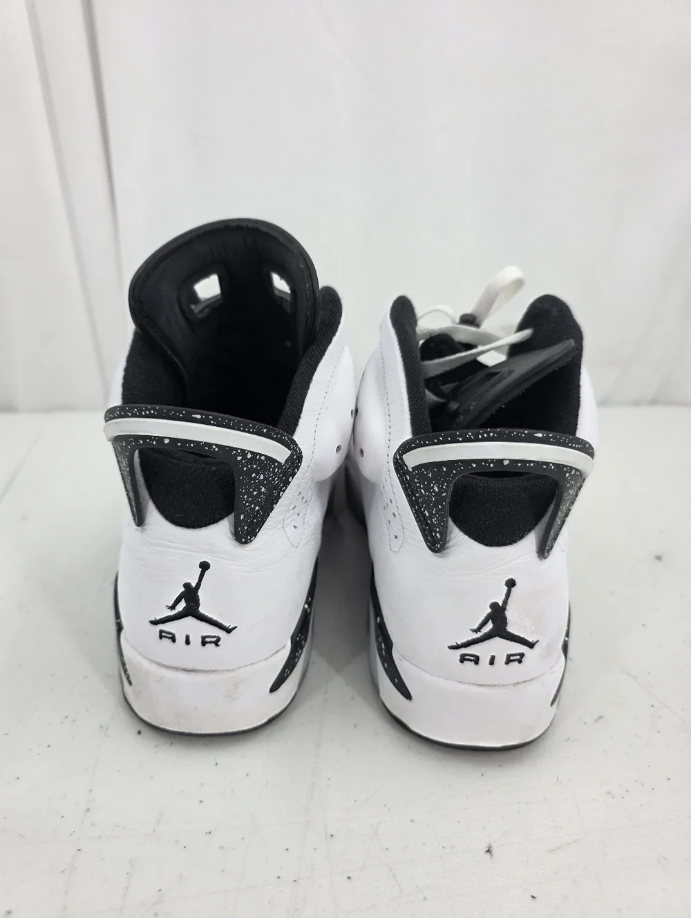 Jordan 6 Retro Reverse Oreo White Black Men's Sneakers‎ CT8529-112 Men's Size 9.